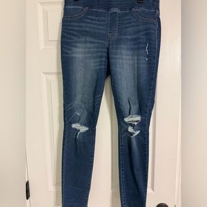Old Navy Rockstar jeggings. Size 10